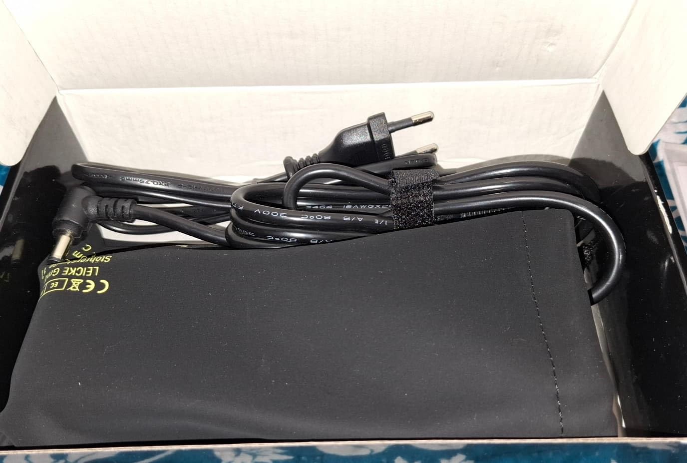 Leicke Alimentatore universale 24V 4A 96W 5,5x2,5mm