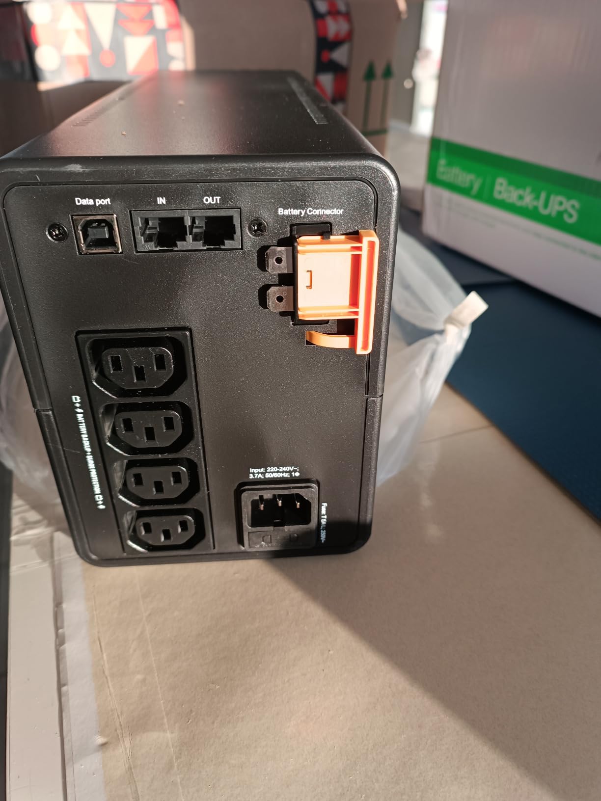 APC Back-UPS BX750MI UPS 750VA/410W prese IEC AVR