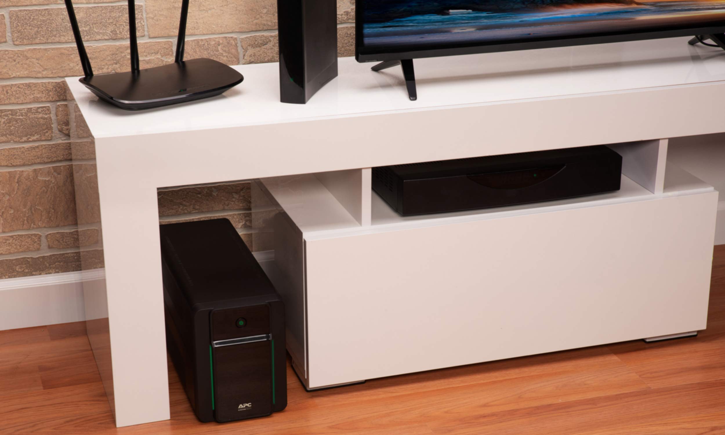 APC Back-UPS BX1200MI-FR UPS 1200VA 650W 4 prese