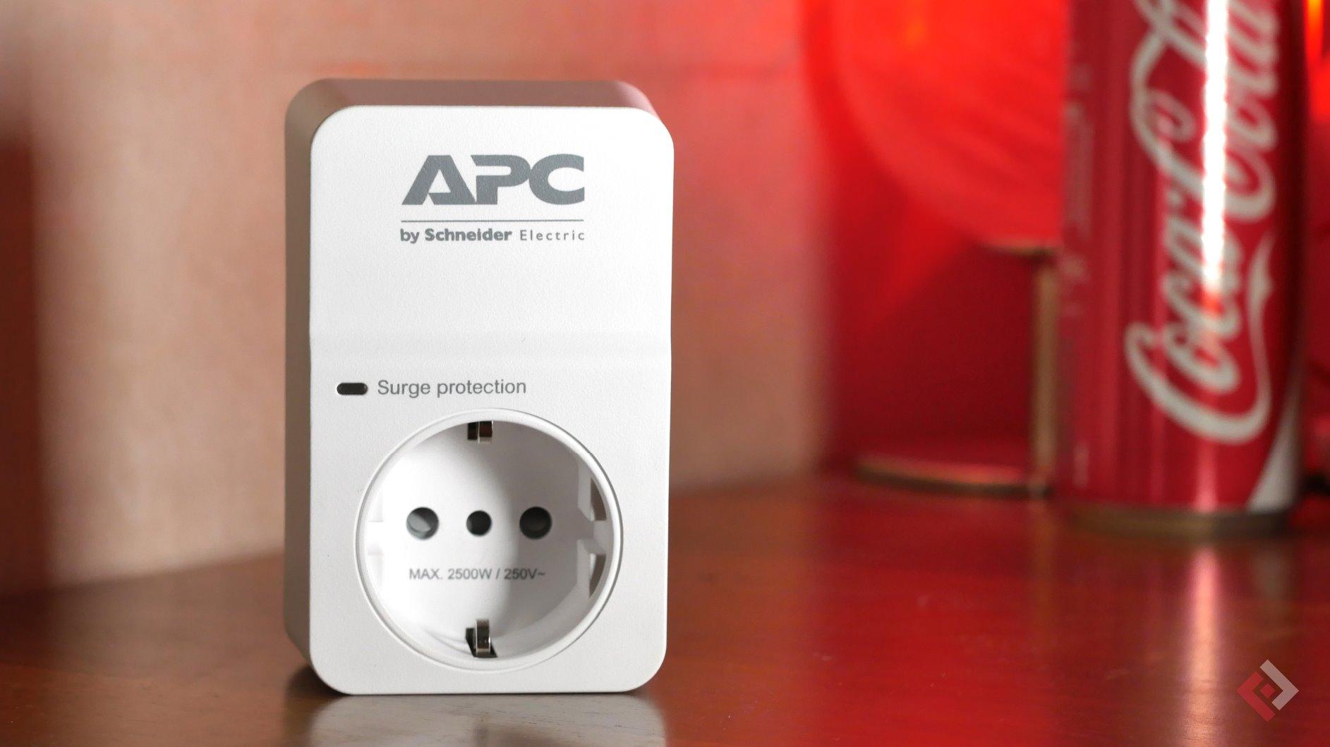 APC SurgeArrest PM1W-IT presa antisovratensione 1 uscita