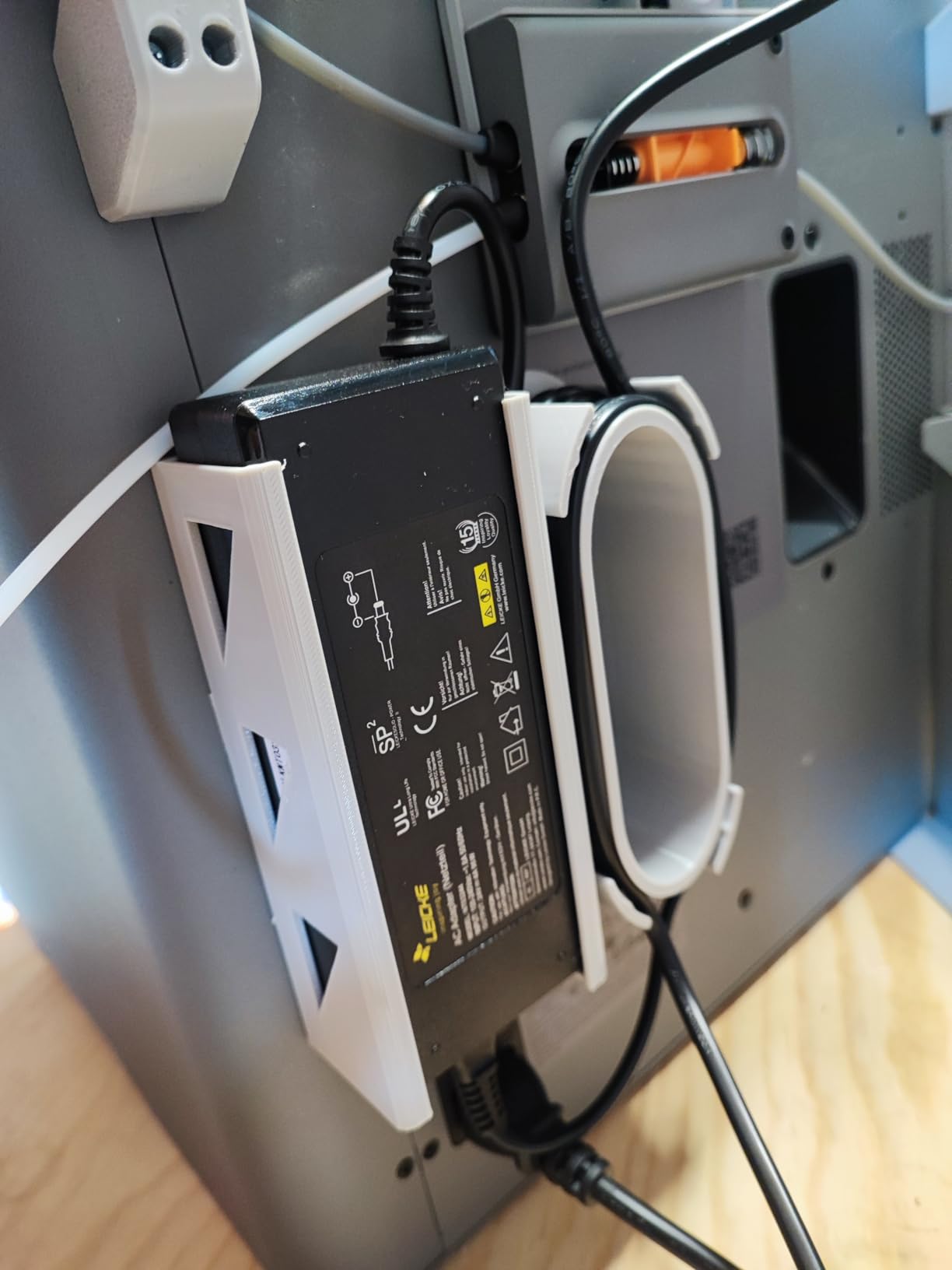 Leicke Alimentatore universale 24V 4A 96W 5,5x2,5mm