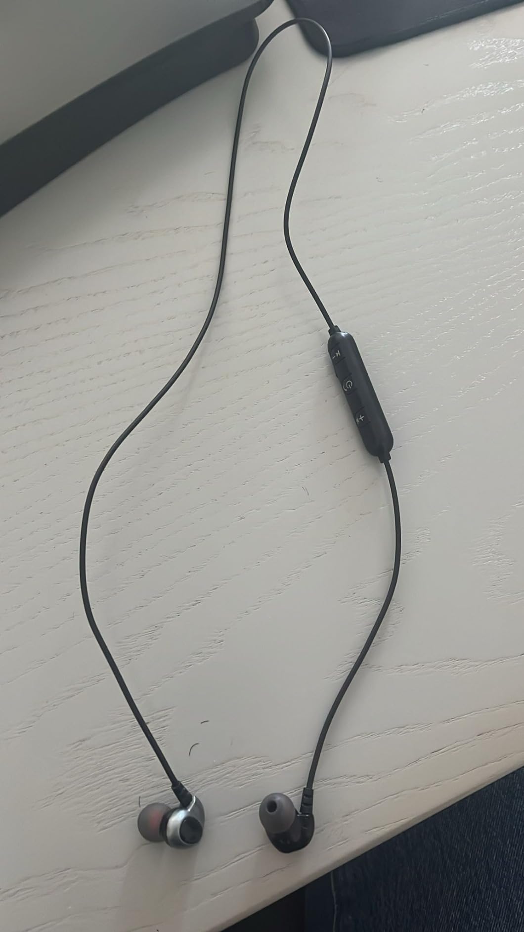 Leicke Cuffie Bluetooth 5.0 in-ear IPX6 sport nere