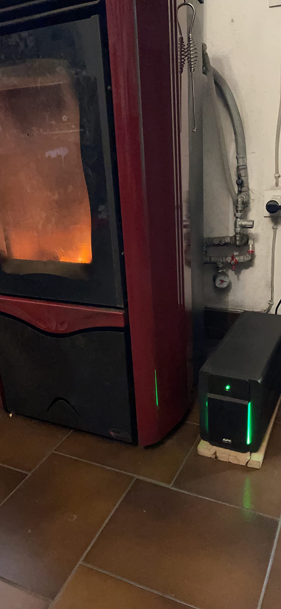 APC Easy-UPS BVX1200LI ups 1200VA 650W AVR