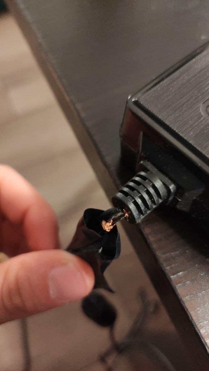 Leicke ULL Alimentatore Notebook 19V 120W 6,32A