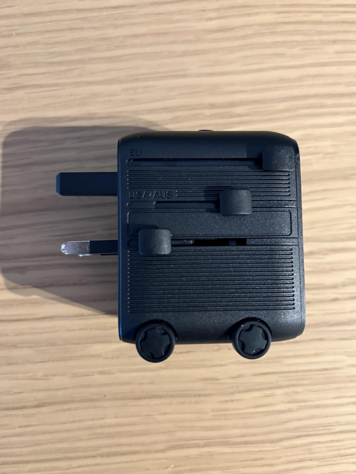 Xoopar Luggie adattatore viaggio universale blu USB-C 150 paesi