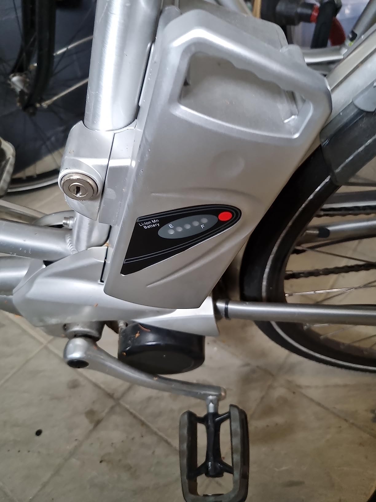 vhbw Batteria bici elettrica per Kettler 13,2Ah 25,2V grigia