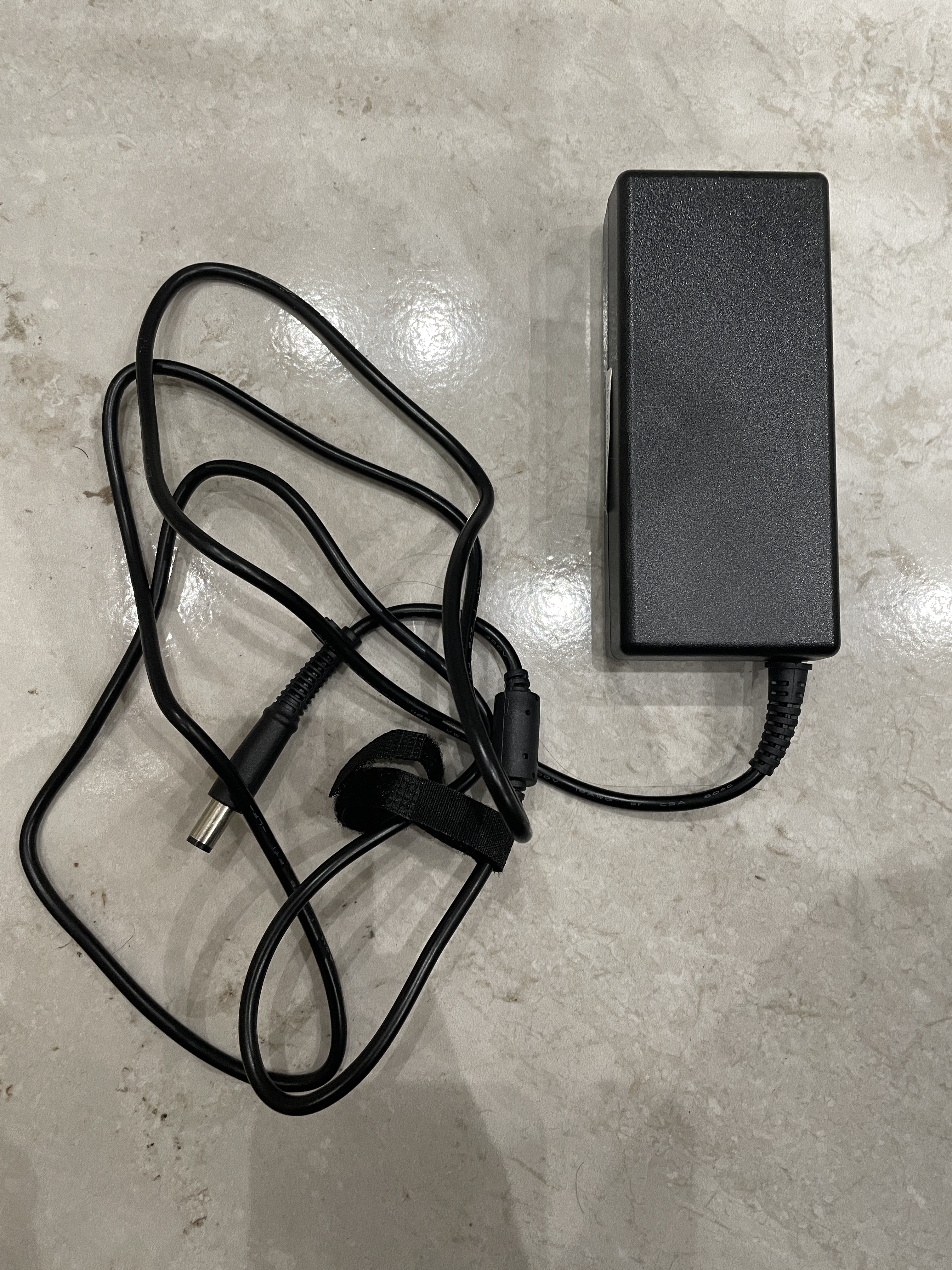 Leicke Alimentatore 19V 90W 4.74A Spina 7.4x5.0mm