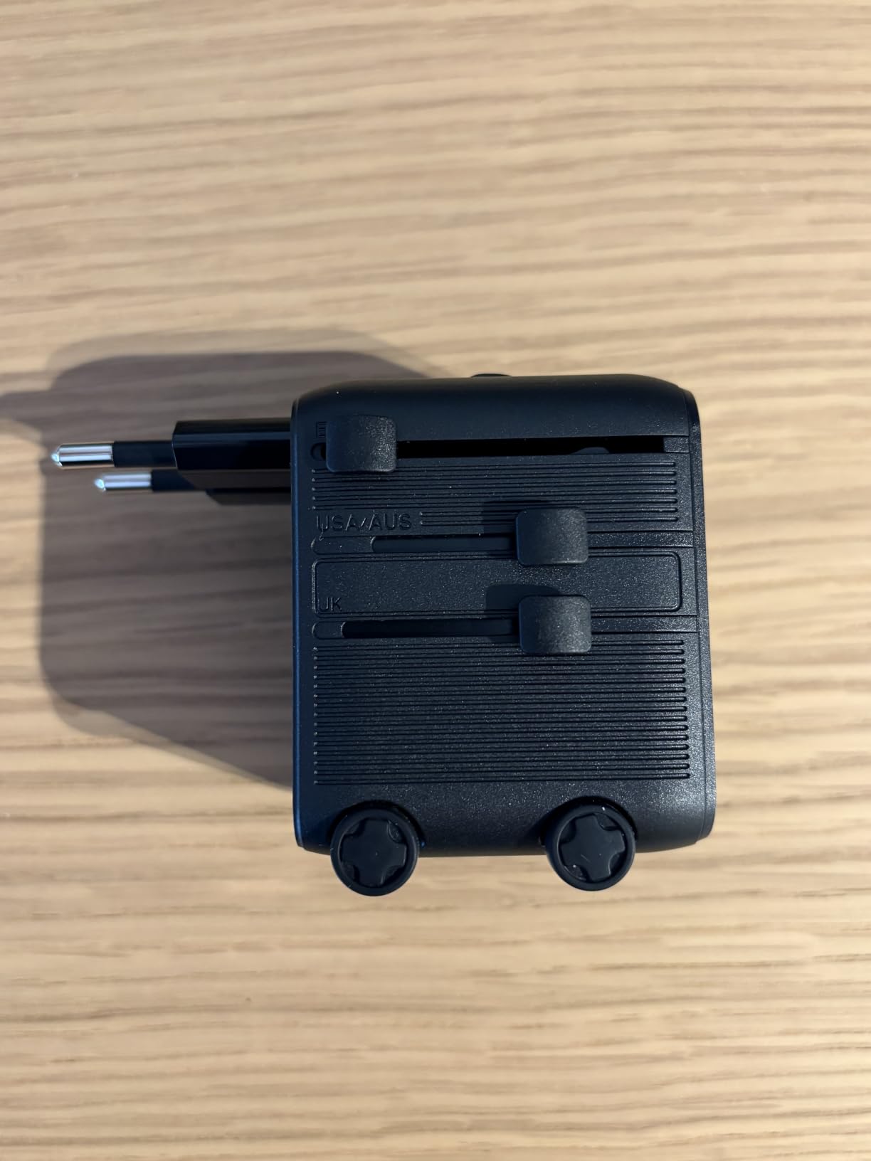 Xoopar Luggie adattatore viaggio universale blu USB-C 150 paesi