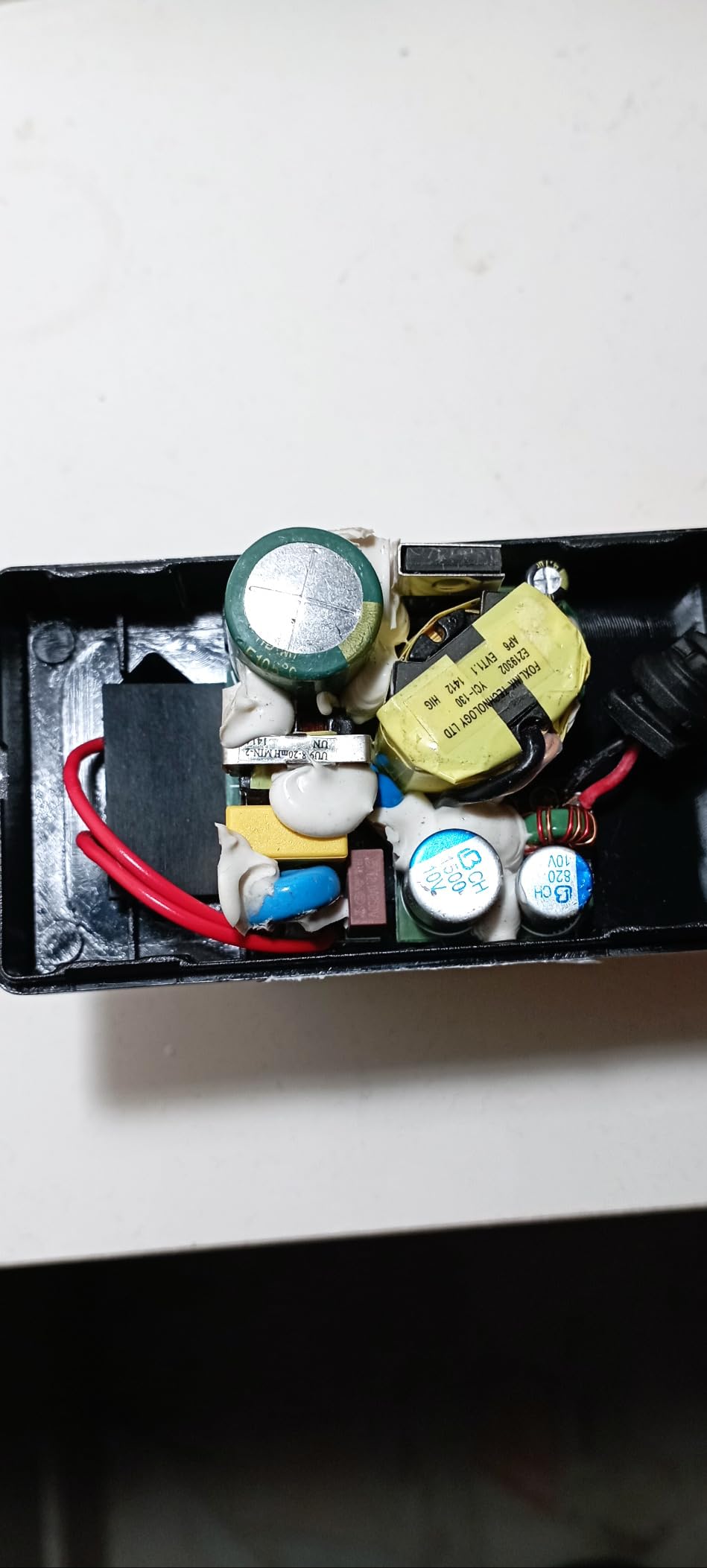 Leicke Alimentatore Universale 5V 3A 15W 5,5x2,5 mm da Muro