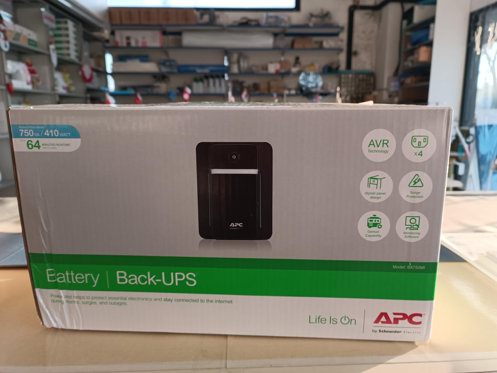 APC Back-UPS BX750MI UPS 750VA/410W prese IEC AVR