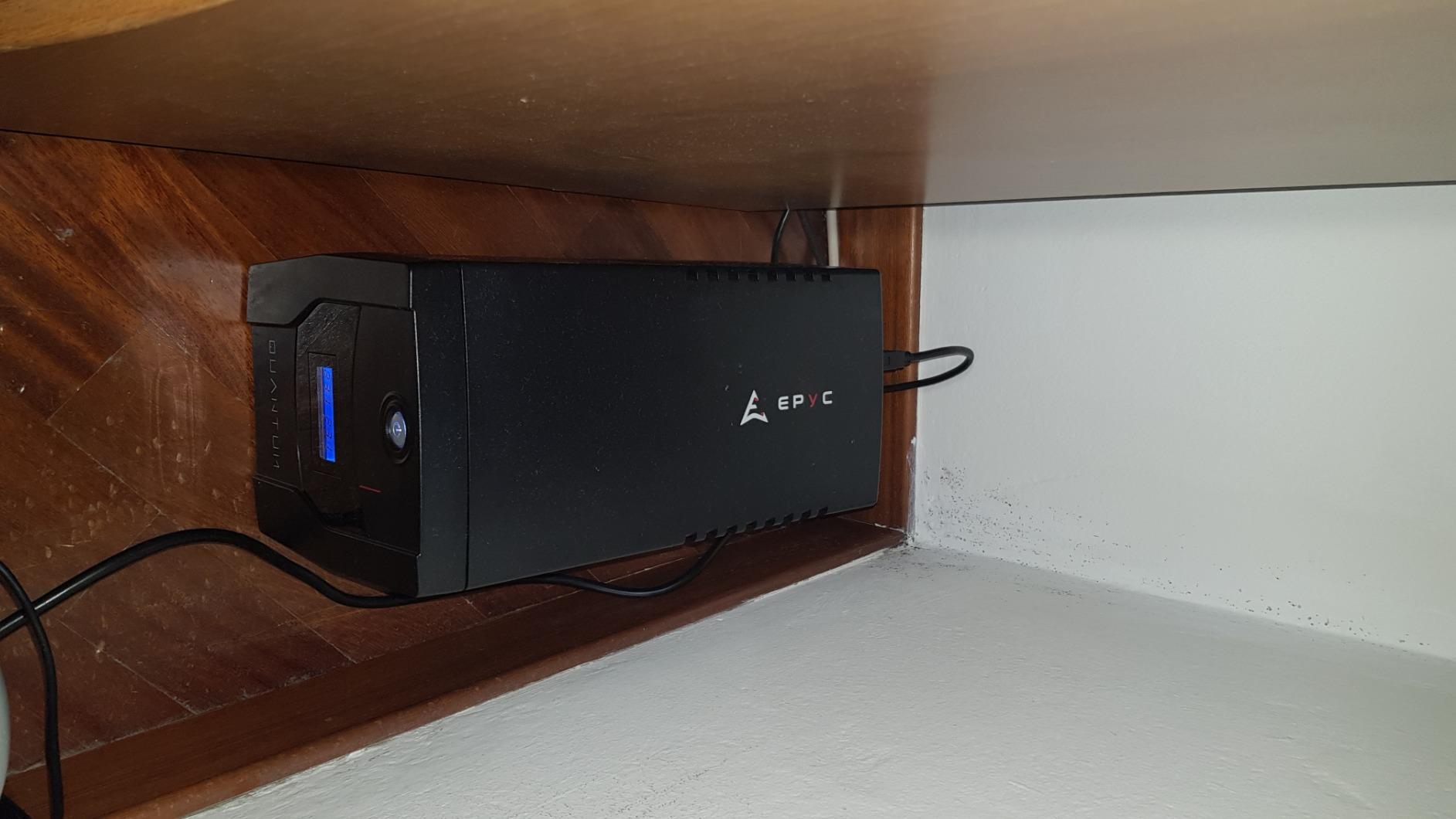 EPYC Quantum 1500VA 900W Gruppo di Continuità UPS 5 Prese LCD